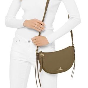 NWT Michael Kors Camden Small Messenger Bag